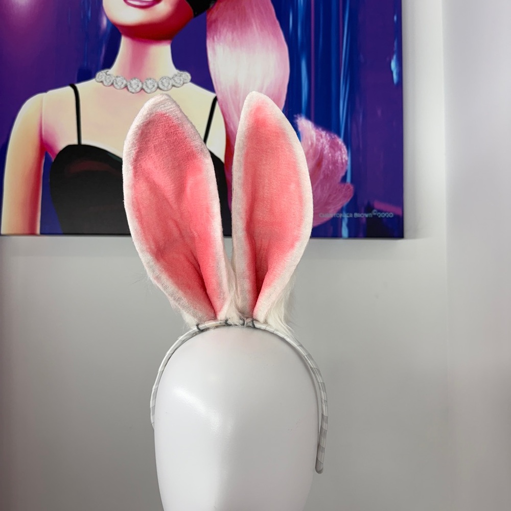 Cosplay Bunny Ears that bend on bendable stay put headband.